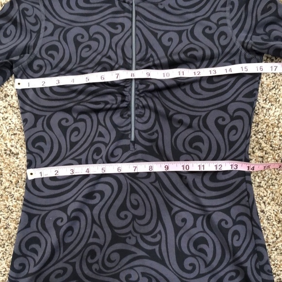 Athleta Half Zip Pullover Size XXS Black Gray Swirl Print - Picture 5 of 9